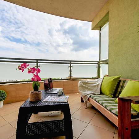 Family Apartment With A Terrace On Aleje Jerozolimskie Warsawa Bagian luar foto