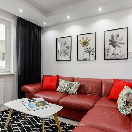 Family Apartment With A Terrace On Aleje Jerozolimskie Warsawa Bagian luar foto