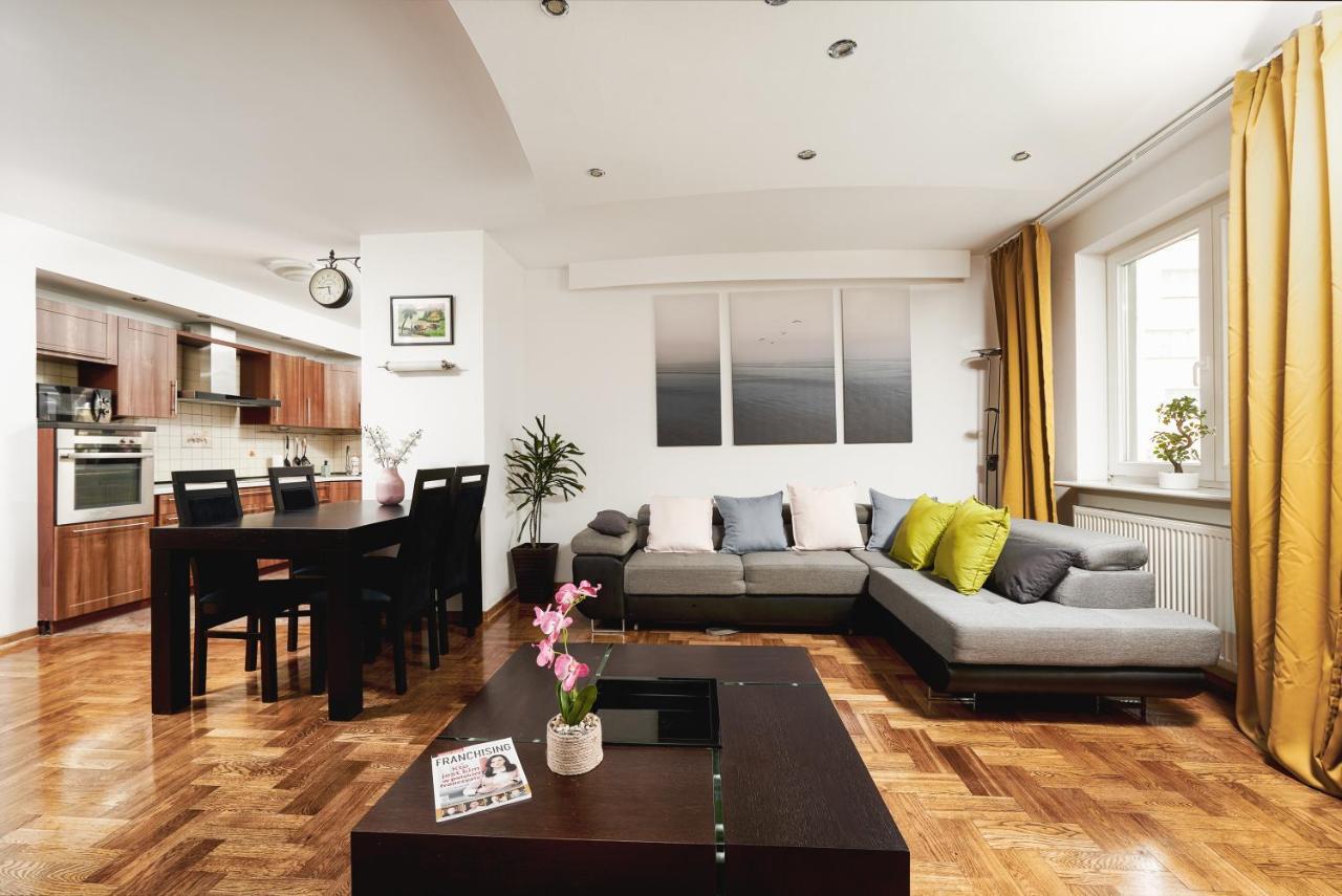 Family Apartment With A Terrace On Aleje Jerozolimskie Warsawa Bagian luar foto