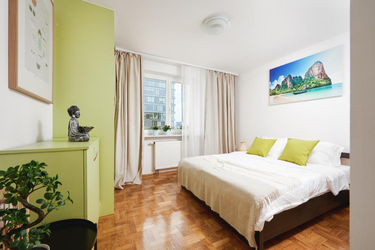 Family Apartment With A Terrace On Aleje Jerozolimskie Warsawa Bagian luar foto
