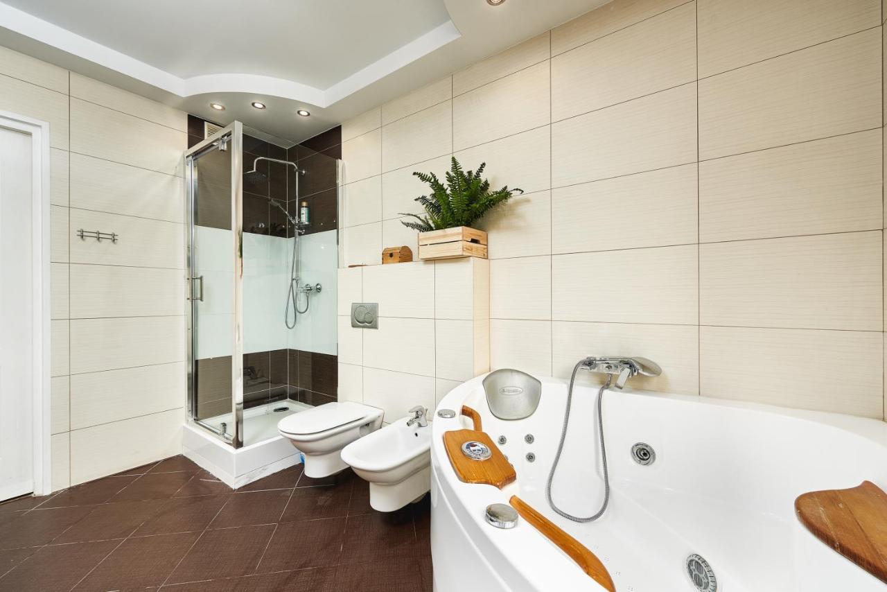Family Apartment With A Terrace On Aleje Jerozolimskie Warsawa Bagian luar foto