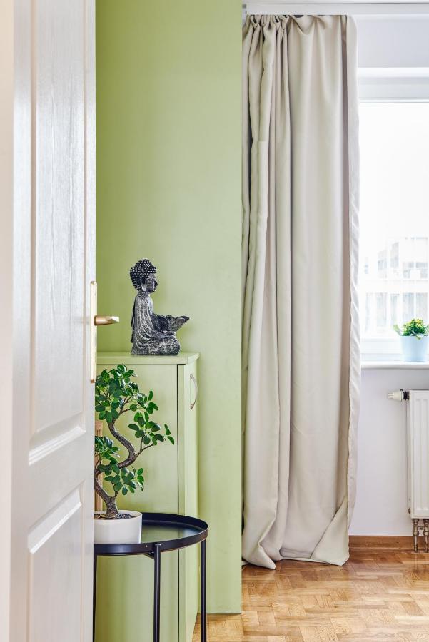 Family Apartment With A Terrace On Aleje Jerozolimskie Warsawa Bagian luar foto