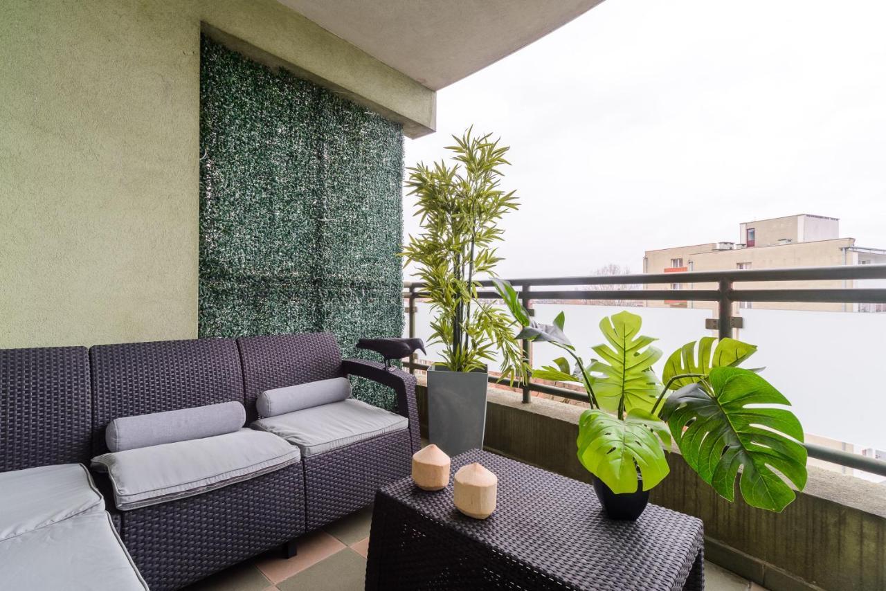 Family Apartment With A Terrace On Aleje Jerozolimskie Warsawa Bagian luar foto