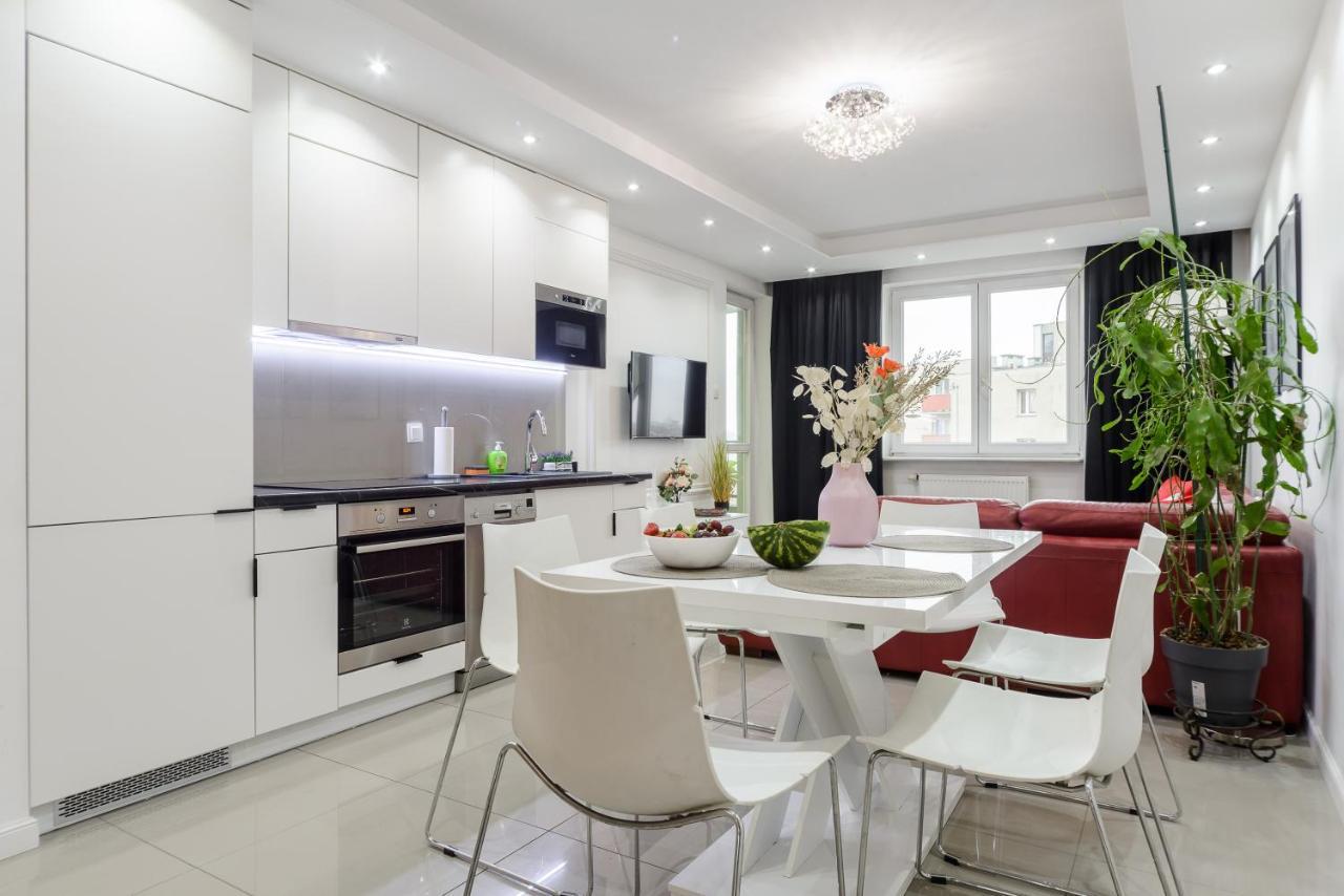 Family Apartment With A Terrace On Aleje Jerozolimskie Warsawa Bagian luar foto