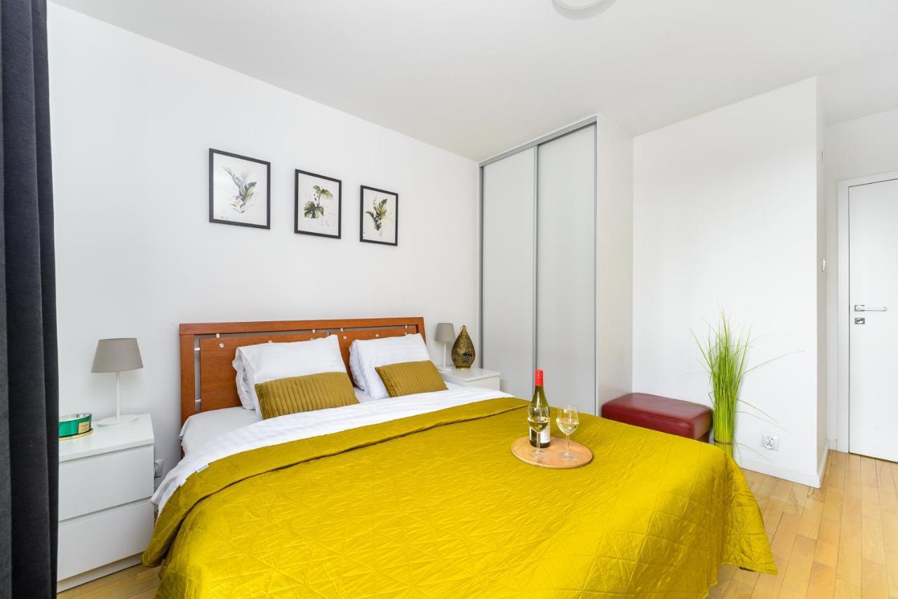 Family Apartment With A Terrace On Aleje Jerozolimskie Warsawa Bagian luar foto