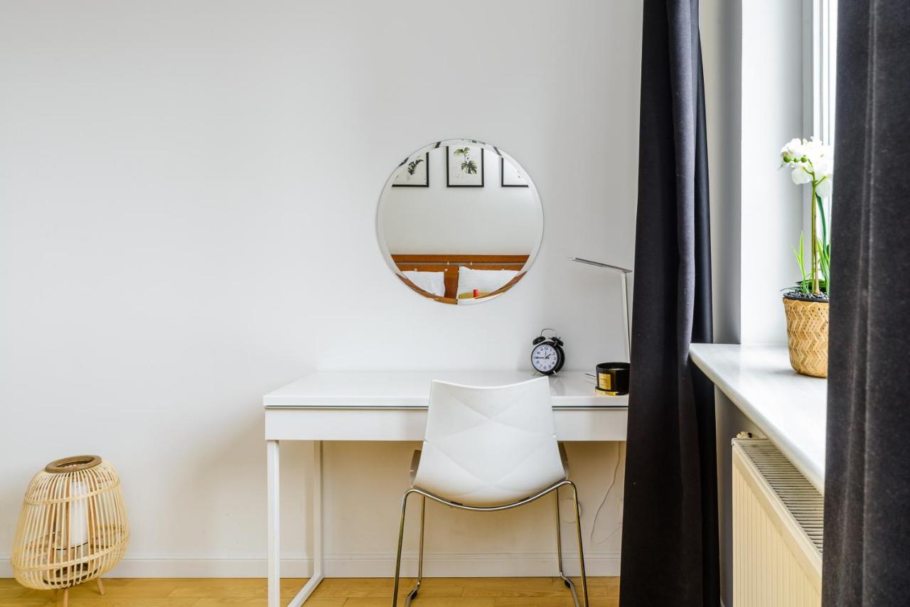 Family Apartment With A Terrace On Aleje Jerozolimskie Warsawa Bagian luar foto