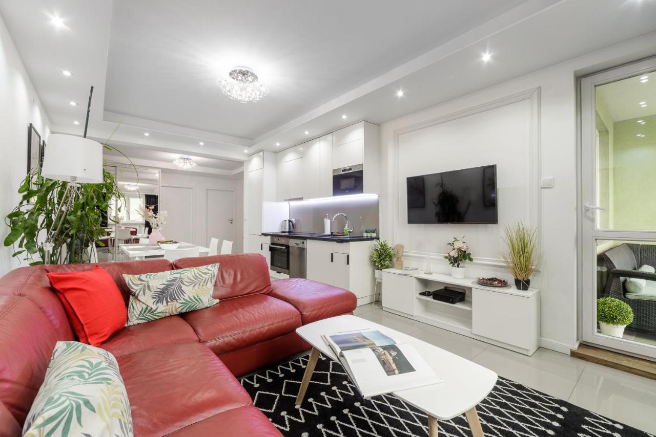 Family Apartment With A Terrace On Aleje Jerozolimskie Warsawa Bagian luar foto